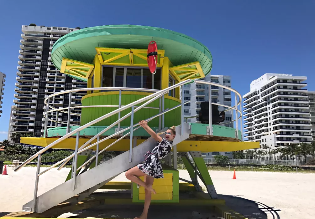 Aline Eremia pe plaja din Miami