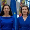 Mirabela Grădinaru și Maia Sandu, îmbrăcate identic la întâlnirea istorică de la Chișinău! Cui îi stă mai bine? Ținute la fel, dar un detaliu incredibil a atras atenția. Prima Doamnă a României, tur de forță la întâlniri oficiale