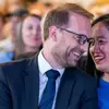 Wow, imagini rare cu soția și fiica lui Dominic Fritz. Cum arătau când s-au cunoscut, efectiv nu îi recunoști! Ce salariu are și cu ce se ocupă misterioasa soție cu nume exotic și funcție mare a lui Dominic Fritz