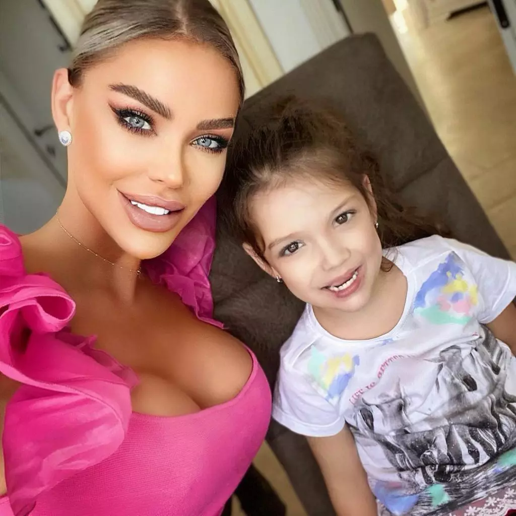 Bianca Drăgușanu și fiica ei Sofia