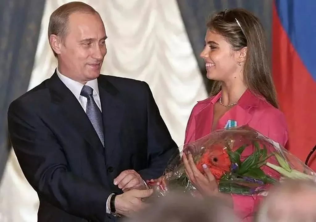 Alina-Kabaeva-Vladimir-Putin-2