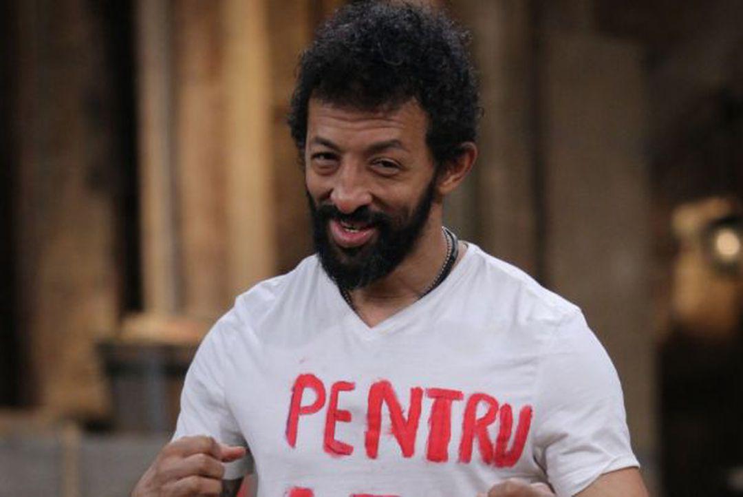 Kamara Duel Cu Sillviu In Ferma Ioana Filimon Kamara Este Un