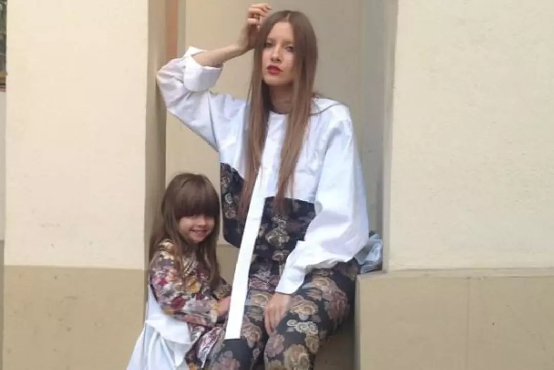 Ce Mare È™i FrumoasÄƒ A Crescut FetiÈ›a Iuliei Albu Mikaela MoÈ™teneÈ™te TrÄƒsÄƒturile Mamei Sale