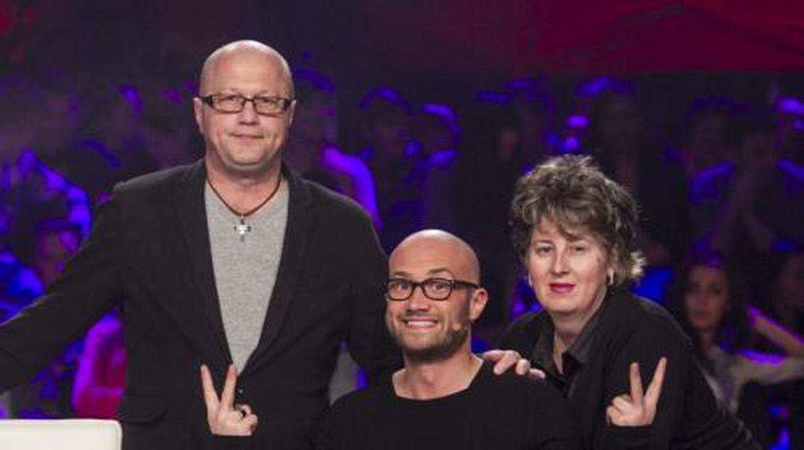 Romania Dansează Mihai Bendeac Cu Mama Si Tata La Preselecţii Romanesti Vedete Yahoo Unica Ro