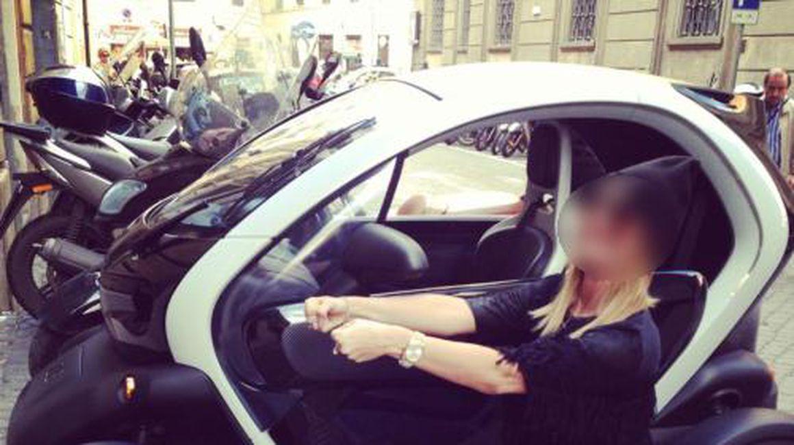 Ghiceste Vedeta Cine A Postat Aceste Poze Nebune Din Vacanţă Romanesti Vedete Unica Ro