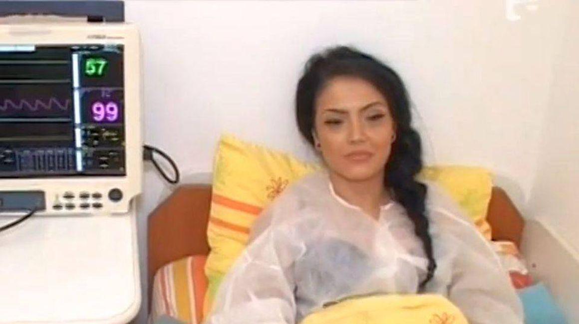 Andreea Mantea îşi Face Liposucţie în Zona Intimă Româneşti