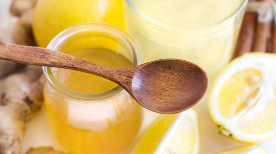 3 Retete pentru longevitate cu miere usturoi si lamaie