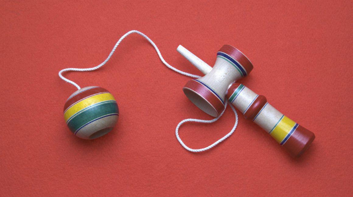 Ce Este Kendama Jocul De Indemanare Care I A Innebunit Pe Tineri Divertisment Inedit Unica Ro