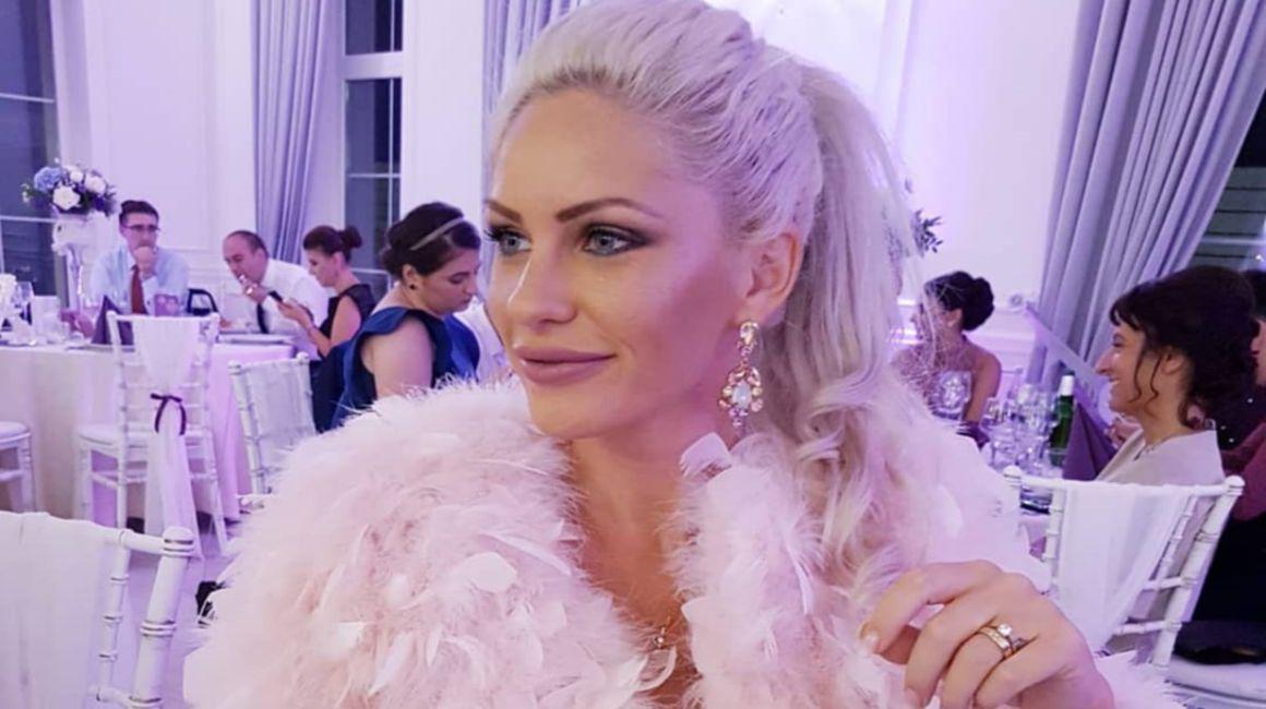 Hannelore De La Insula Iubirii S A Lansat La Rubrica Fata De La Pagina 5 Cum Arăta In Urmă Cu 10 Ani Stiri Vedete Unica Ro