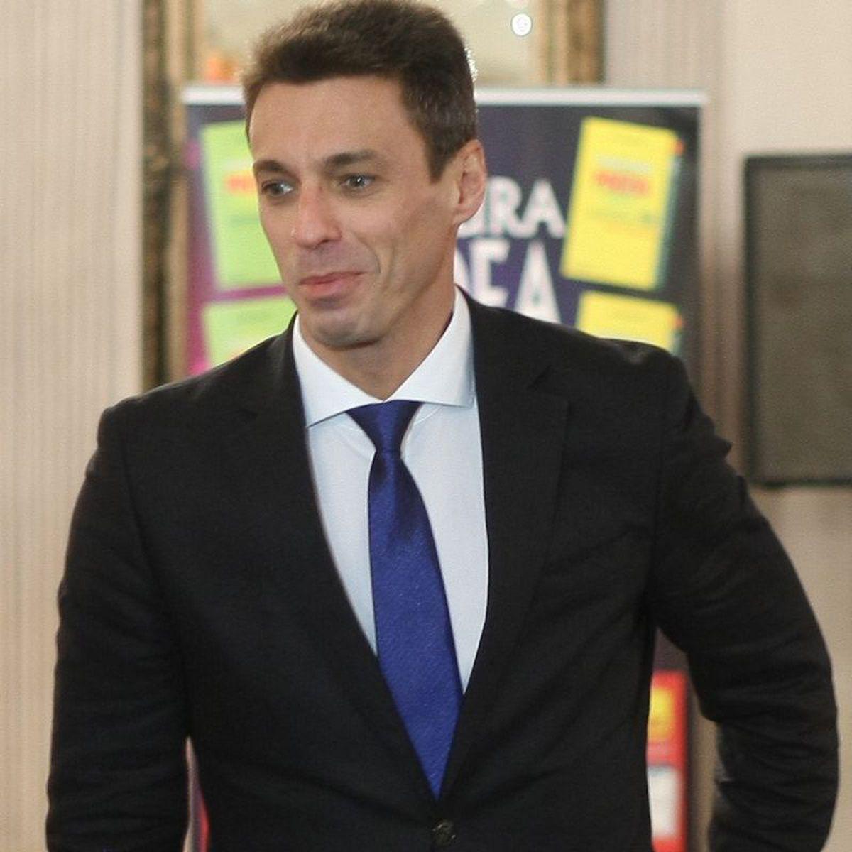 Cum Arată și Cu Ce Se Ocupă Sora Lui Mircea Badea Romanesti