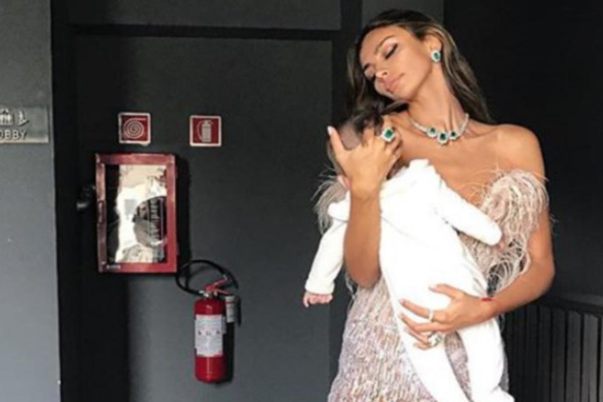 Prima Fotografie Cu FetiÅ£a MÄƒdÄƒlinei Ghenea Incredibil Cat De Bine Ii SeamÄƒnÄƒ Romanesti Vedete Unica Ro