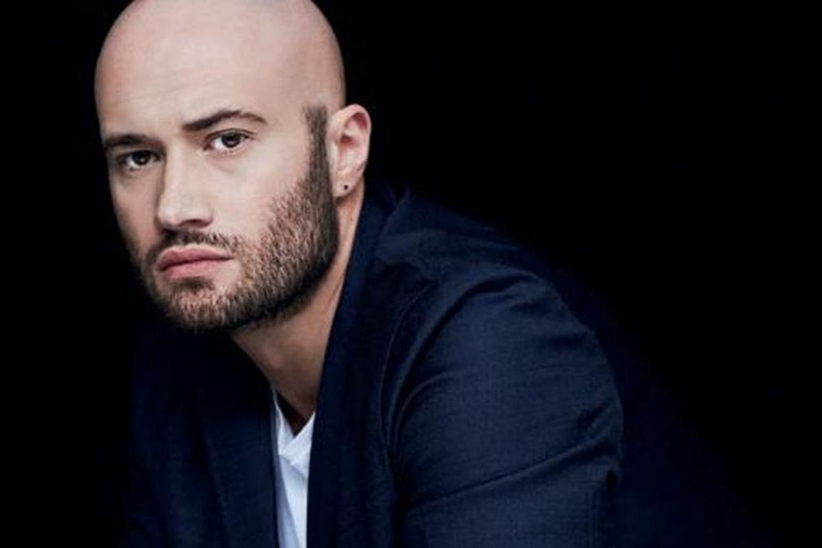 Cum ArÄƒta Mihai Bendeac Cu PÄƒrul Lung