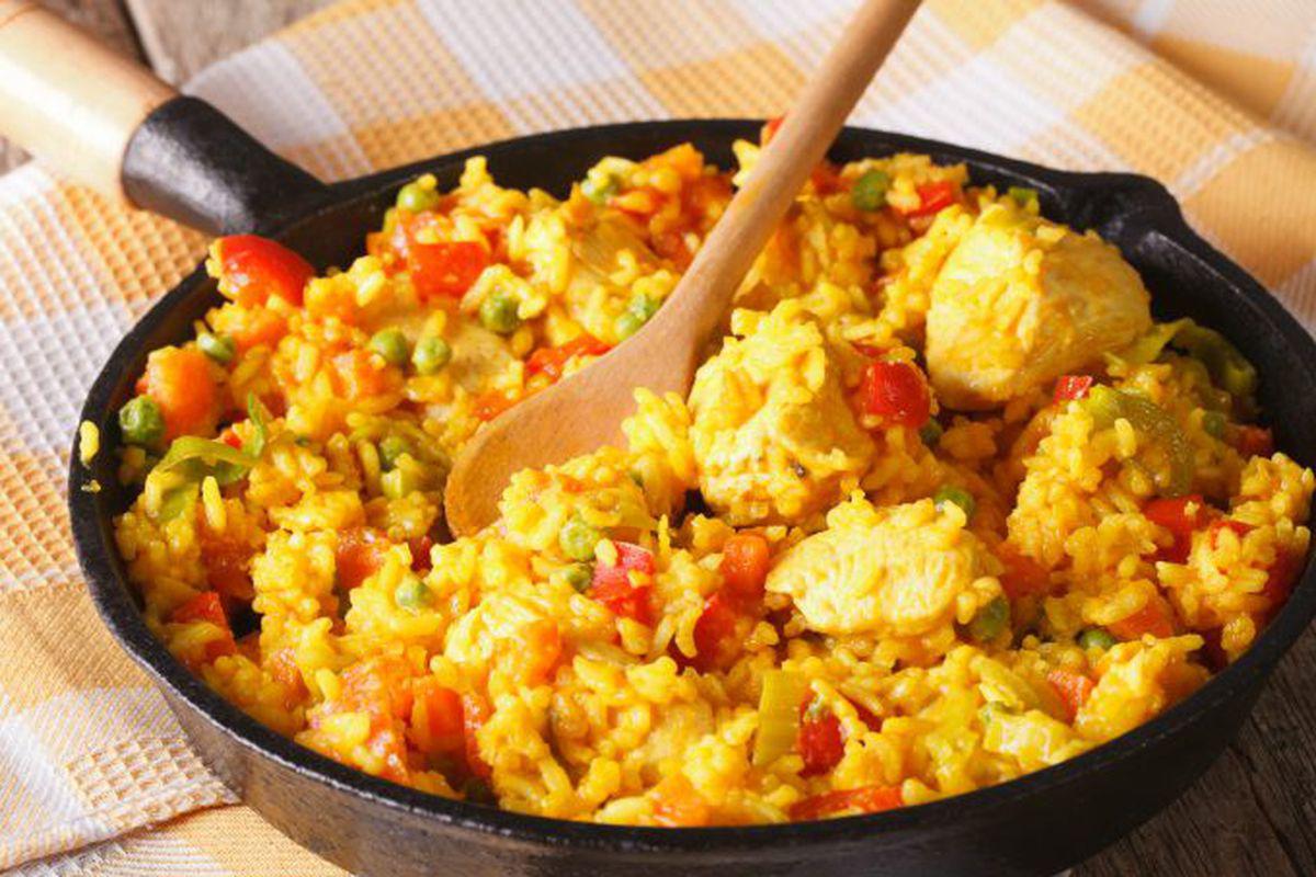 Orez Cu Pui In Stil Latino Retete Culinare Romanesti Si Din Bucataria Internationala