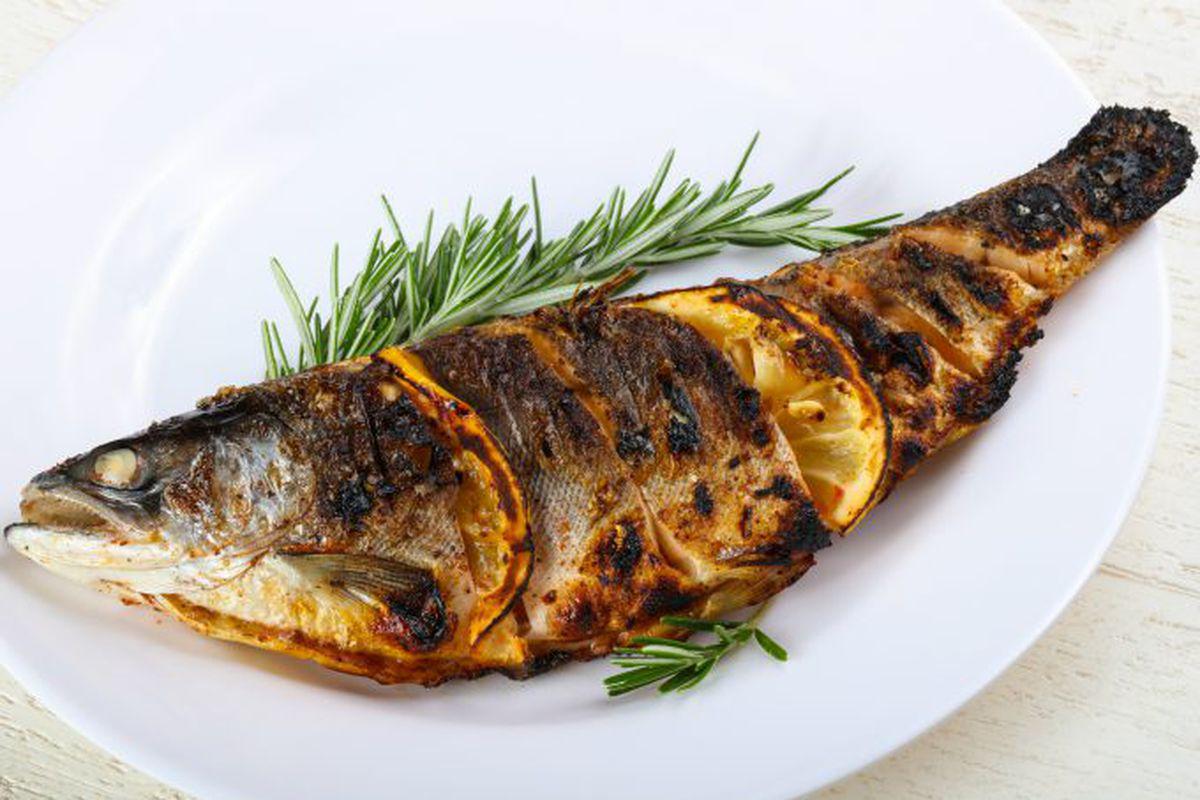 Păstrăv Afumat In Cetină De Brad Retete Culinare Romanesti Si Din Bucataria Internationala