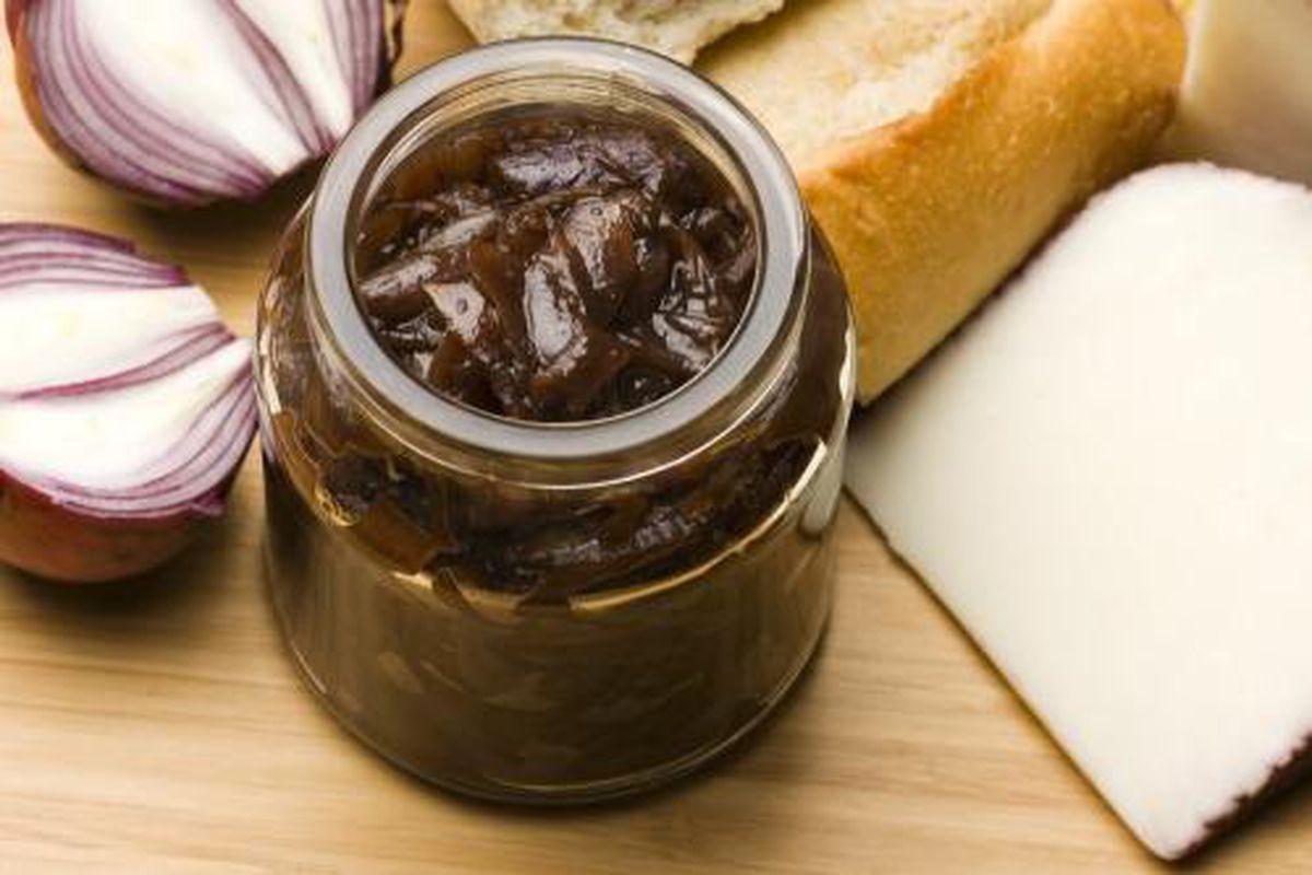 Dulceata De Ceapa Cu Crema De Otet Balsamic Savori Urbane
