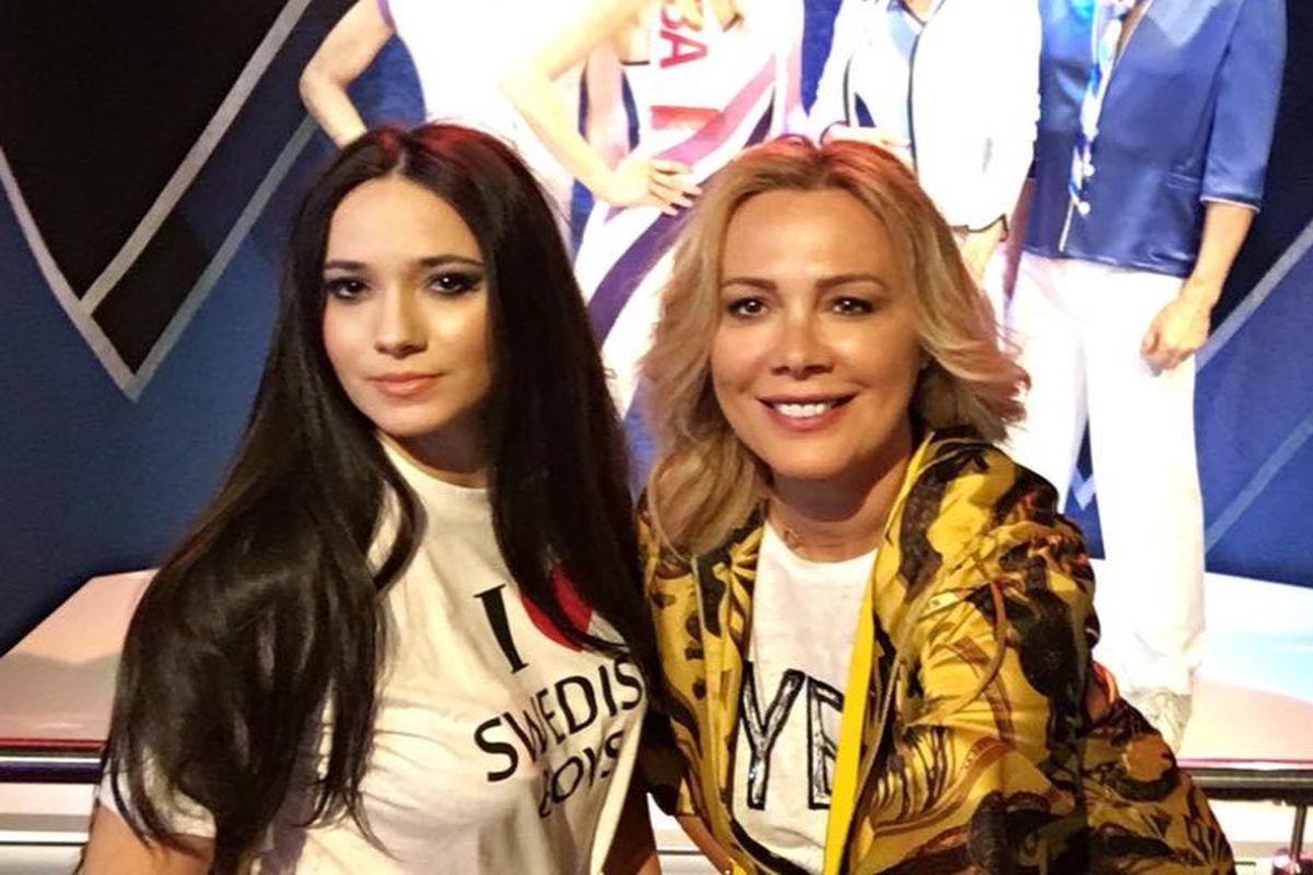 Ce Părere Are Julie Fiica Danei Săvuică Despre Divorțul Părinților Săi Romanesti Vedete Unica Ro
