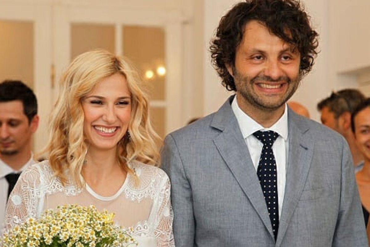 Dana Rogoz și Radu Dragomir Au Sărbătorit 8 Ani De Căsătorie Ce Cadou și Au Făcut Cei Doi Romanesti Vedete Unica Ro