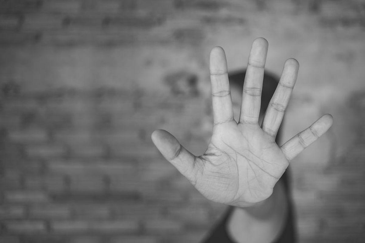 Un Nou Caz De Bullying Iese La Iveală In Targu Jiu Un Băiat A Fost Lovit Cu Furie De Doi Tineri Stiri Pe Scurt Unica Ro