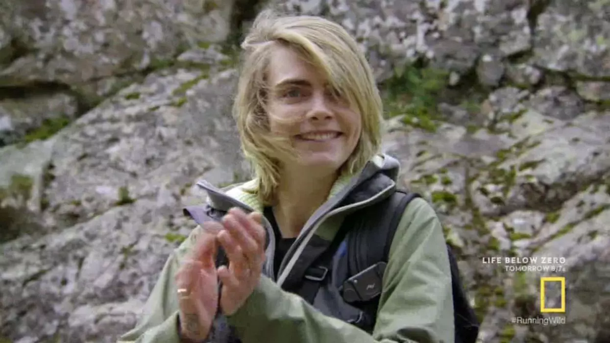 BT Cara Delevingne pose pour la nouvelle collection de la marq Unica.ro