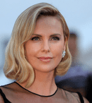 Charlize Theron neagă că ar fi fost logodită cu Sean Penn