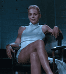 Sharon Stone spune că a fost păcălită să filmeze scena explicită din „Basic Instinct”