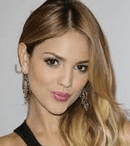 Eiza Gonzalez s-a transformat într-o vampiriţă sexy