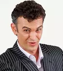 Cum arată astăzi Dragoș Stoica, actorul care îl imita pe Gigi Becali în „Mondenii”. Are 52 de ani și a renunțat complet la televiziune