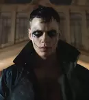 „The Crow: Iubire și răzbunare” creează controverse înainte de marea premieră. Ce nemulțumiri are Bill Skarsgård