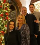 Andreea Esca este pregătită de sărbători. Cum arată bradul pe care l-a ales. Ambii copii au ajutat-o să-l împodobească