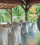 6 piese de mobilier indispensabile pentru organizarea unui eveniment de succes