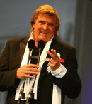 Florin Piersic a împlinit 90 de ani. Ce mesaj i-a scris Dan Negru marelui actor: „E norocos. Generației lui Piersic îi plătim noi pensia”