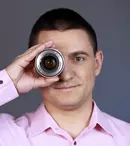 George Buhnici jonglează cu 5 telefoane