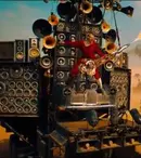 Chitara lansatoare de flăcări din „Mad Max: Drumul furiei” chiar funcționează