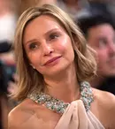 Calista Flockhart e o șefă severă în serialul ”Supergirl”