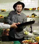 Smiley este invitatul lui Mircea Dinescu la „Politică şi delicateţuri”