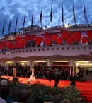 Organizată în condiții speciale, a 77-a ediție a Festivalului de Film la Veneția se deschide astăzi
