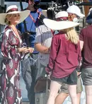Au început filmările la „Knives Out 2”, în Grecia. Primele fotografii cu Kate Hudson și Daniel Craig