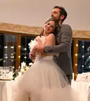 Imaginile publicate de Alecsandru Dunaev, actorul din serialul „Adela”. „Cât se mai amuză bărbatul la nuntă, neștiind ce-l așteaptă”