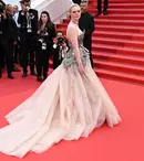 Cannes 2023. Cele mai spectaculoase ținute de pe covorul roșu, din prima seară de festival