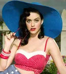 Katy Perry are probleme… cu cititul