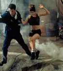 Filme la TV azi, 23 iunie: „Lumea nu e de ajuns”, „Războiul lumilor”, „Invadarea Lumii: Bătălia Los”, „Motanul încălțat 2”