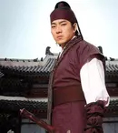 Ju-mong din „Legendele palatului” schimbă armura pe costumul de detectiv