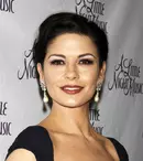 Catherine Zeta-Jones ar putea fi Liz Taylor