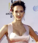 Jessica Alba regretă că n-a continuat studiile