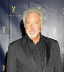 Tom Jones vrea să dea lovitura la Hollywood