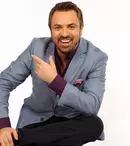 Horia Brenciu cântă "Hello! Viaţa trece, hai s-o trăim cât 10!" la Cârcotaşi