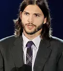 Ashton Kutcher, prea zgârcit pentru a divorța de Demi Moore