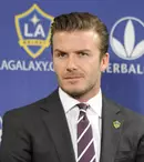 David Beckham a pus ochii pe maşina lui James Bond