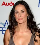 Demi Moore ia 2 milioane de dolari pentru o carte despre Ashton