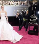 Poze nud cu Jennifer Lawrence, postate online de un hacker
